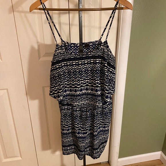 Light and flowy romper, great for festivals and any activity in the summer - Picture 1 of 1
